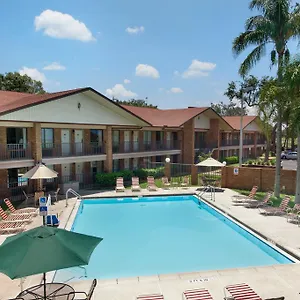 Ramada By Wyndham Temple Terrace/tampa North *** Tampa