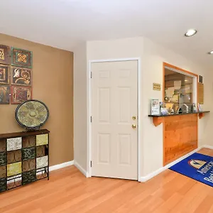Americas Value Near Downtown Nashville
